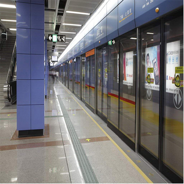 广州地铁广告灯箱节能改造项目照片